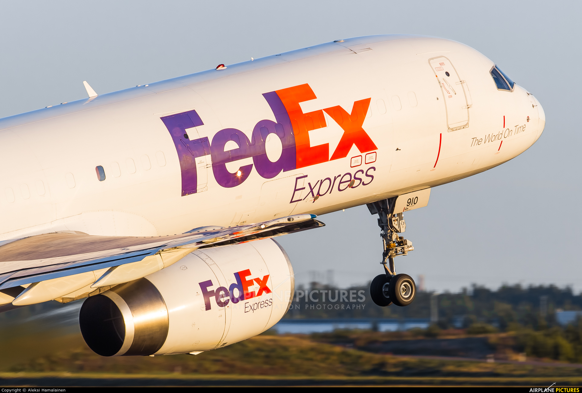 FedEx Federal Express N910FD aircraft at Helsinki - Vantaa