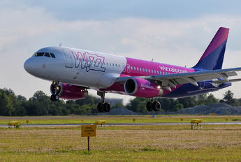 HA-LYS - Wizz Air Airbus A320