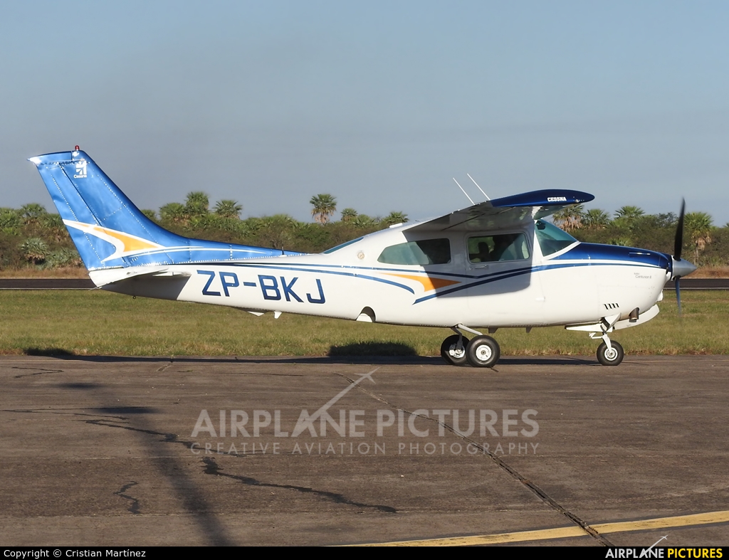 Private ZP-BKJ aircraft at Formosa Intl