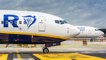 EI-DPG - Ryanair Boeing 737-800
