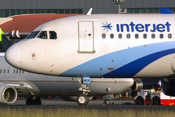 XA-MLR - Interjet Airbus A320