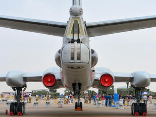 40576 - China - Air Force Xian H-6E