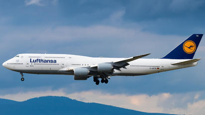 D-ABYN - Lufthansa Boeing 747-8