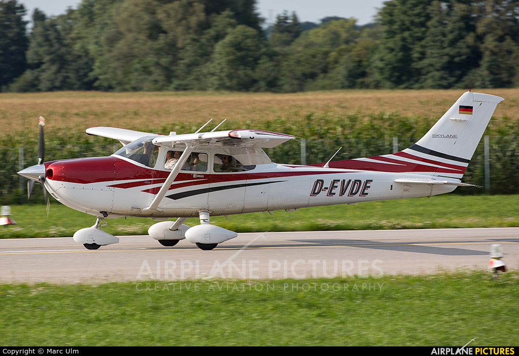 Private D-EVDE aircraft at Augsburg