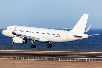 EC-MQE - Vueling Airlines Airbus A320