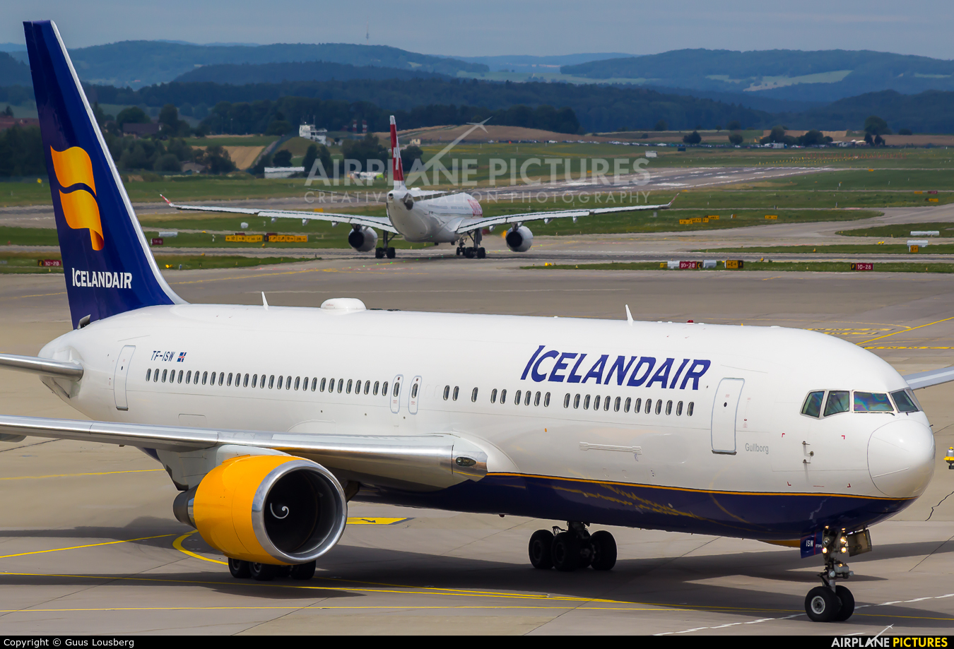 Icelandair TF-ISW aircraft at Zurich