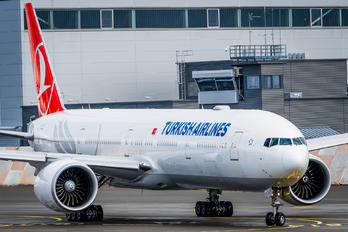TC-LJI - Turkish Airlines Boeing 777-300ER