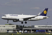 Lufthansa D-AIUE image