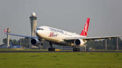 TC-LNC - Turkish Airlines Airbus A330-300