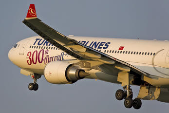 TC-LNC - Turkish Airlines Airbus A330-300