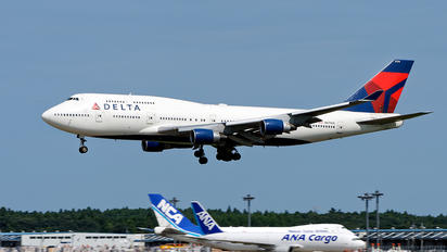 N674US - Delta Air Lines Boeing 747-400