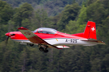 A-925 - Switzerland - Air Force: PC-7 Team Pilatus PC-7 I & II