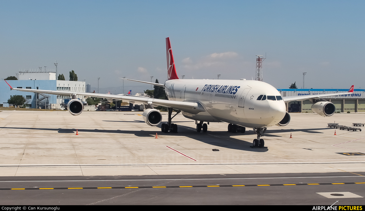 Turkish Airlines TC-JII aircraft at Istanbul - Ataturk