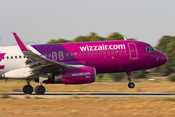 HA-LWY - Wizz Air Airbus A320