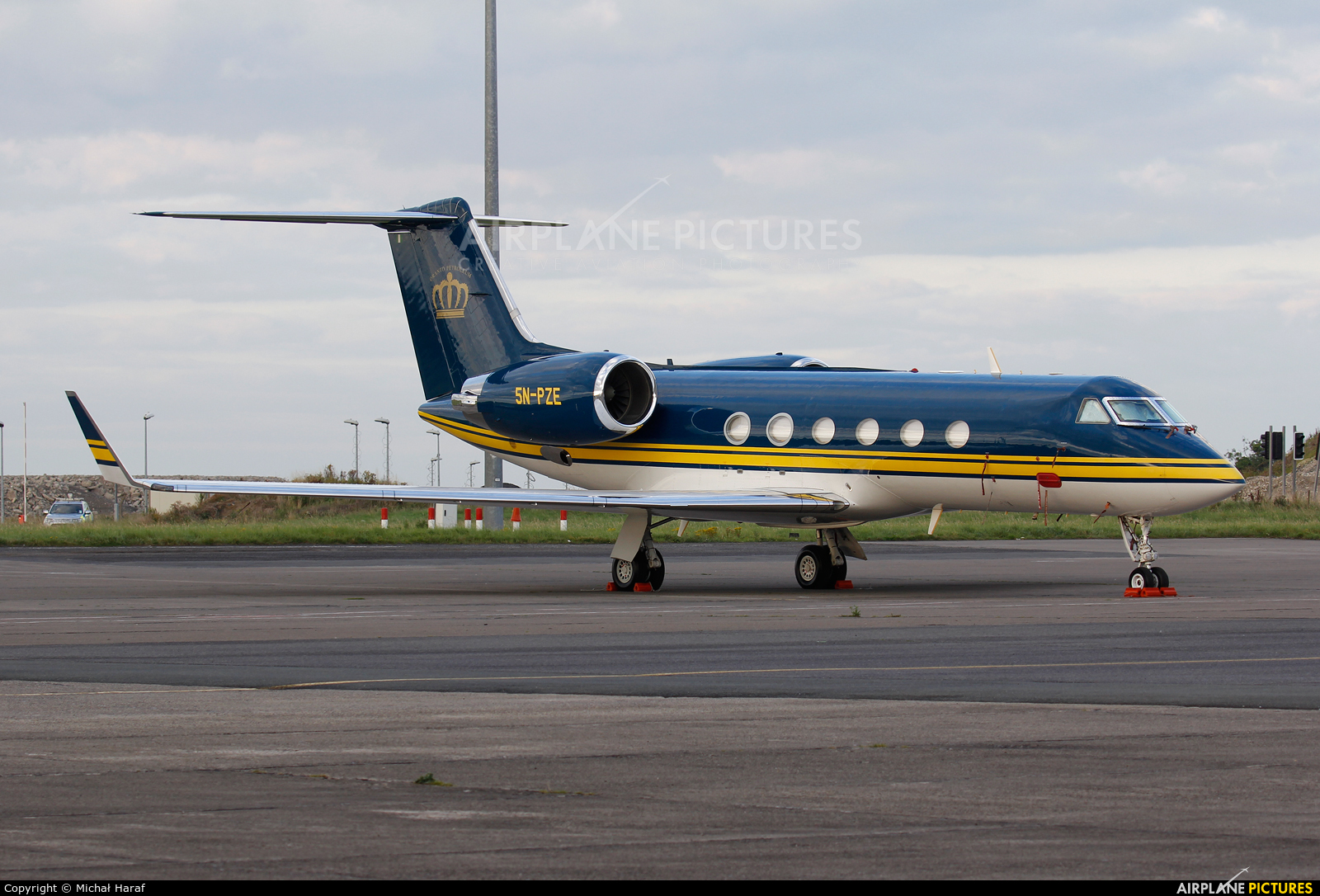 Private 5N-PZE aircraft at Dublin