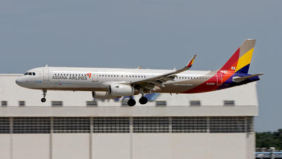 HL8059 - Asiana Airlines Airbus A321