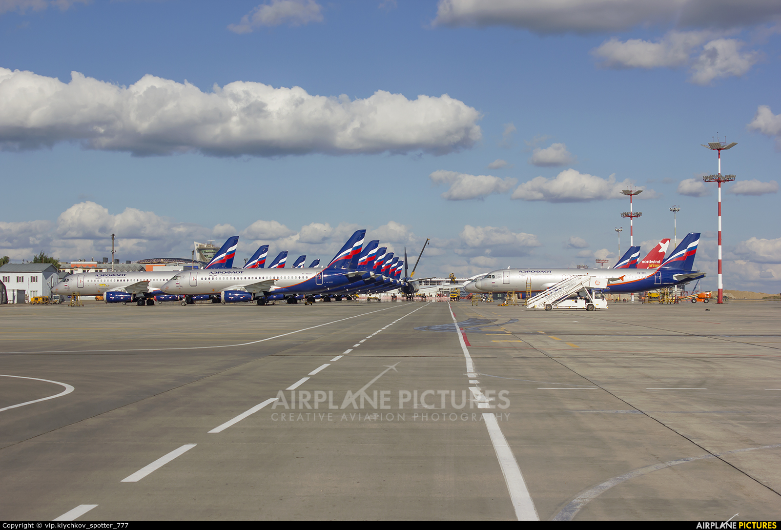 - Airport Overview - aircraft at Moscow - Sheremetyevo