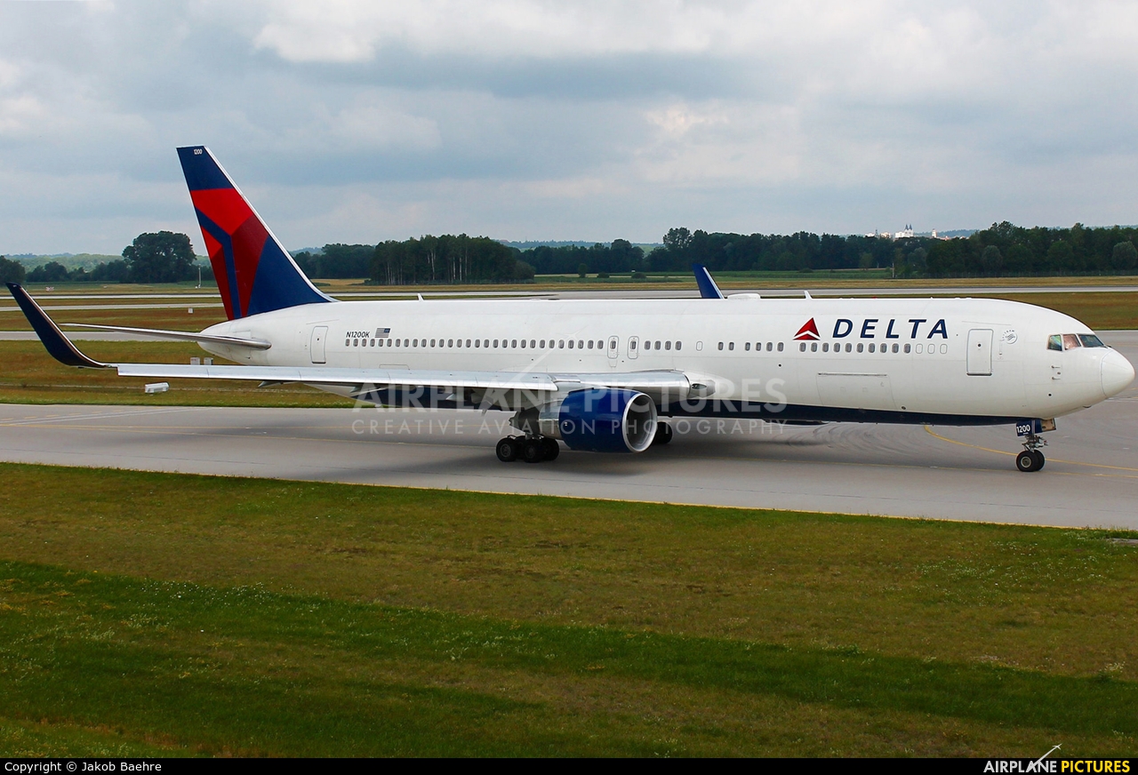 Delta Air Lines N1200K aircraft at Munich