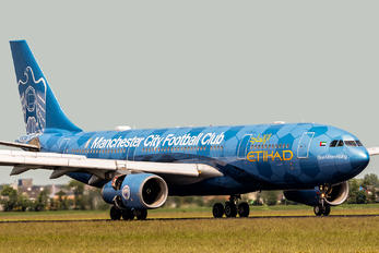 A6-EYE - Etihad Airways Airbus A330-200