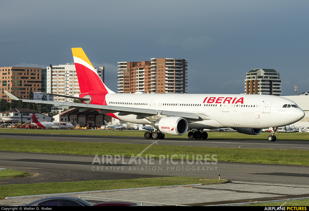Iberia EC-MKI aircraft at Guatemala - La Aurora