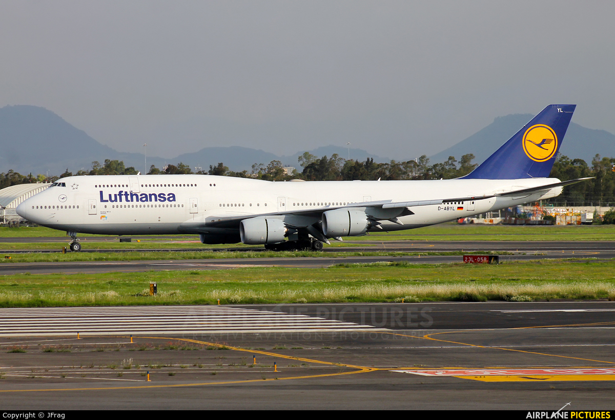 Lufthansa D-ABYL aircraft at Mexico City - Licenciado Benito Juarez Intl