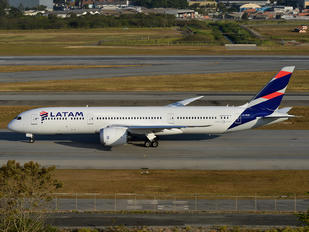 CC-BGF - LATAM Chile Boeing 787-9 Dreamliner
