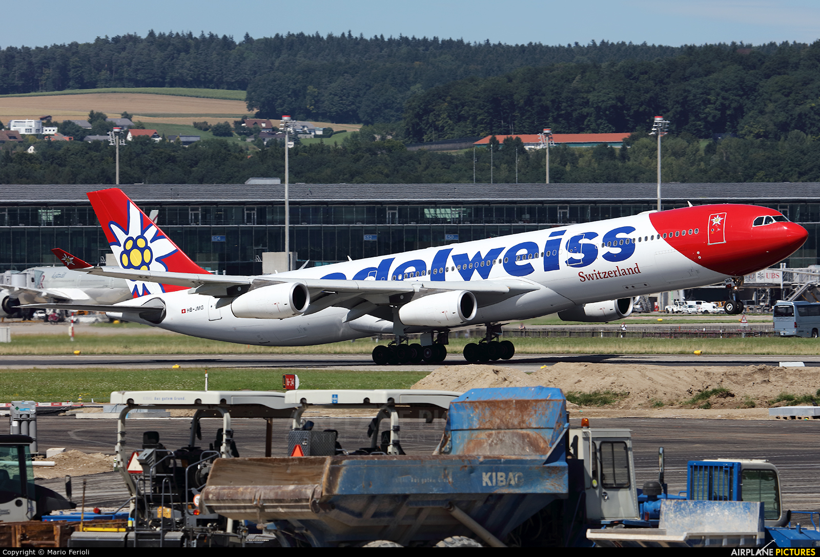 Edelweiss HB-JMG aircraft at Zurich