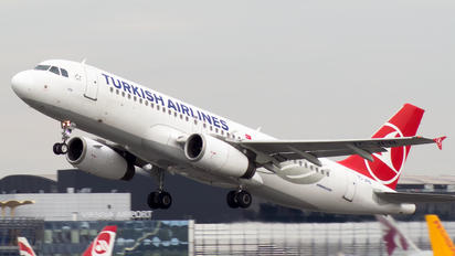 TC-JPB - Turkish Airlines Airbus A320