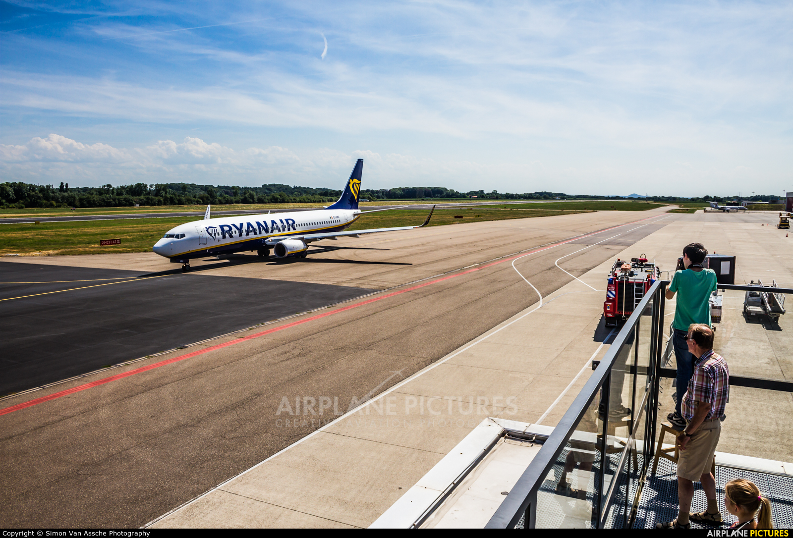 - Airport Overview - aircraft at Maastricht - Aachen