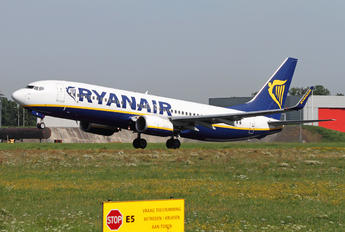EI-EML - Ryanair Boeing 737-800
