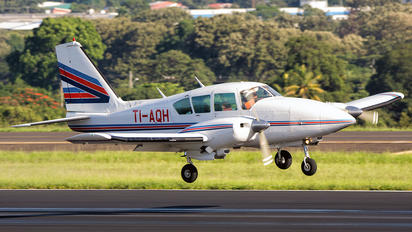 TI-AQH - Private Piper PA-23 Aztec