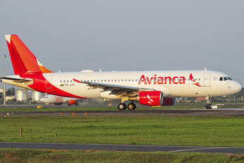 PR-AVP - Avianca Brasil Airbus A320