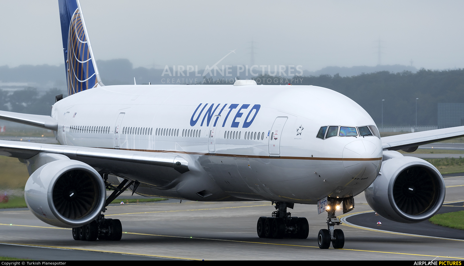 United Airlines N792UA aircraft at Frankfurt