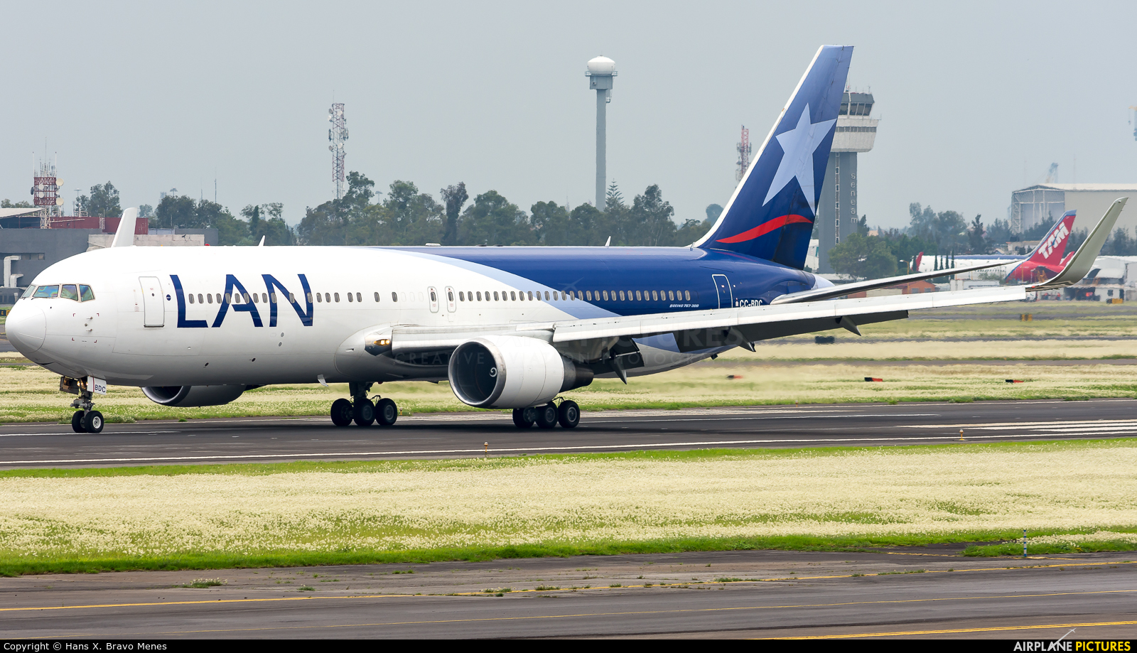 LAN Airlines CC-BDC aircraft at Mexico City - Licenciado Benito Juarez Intl