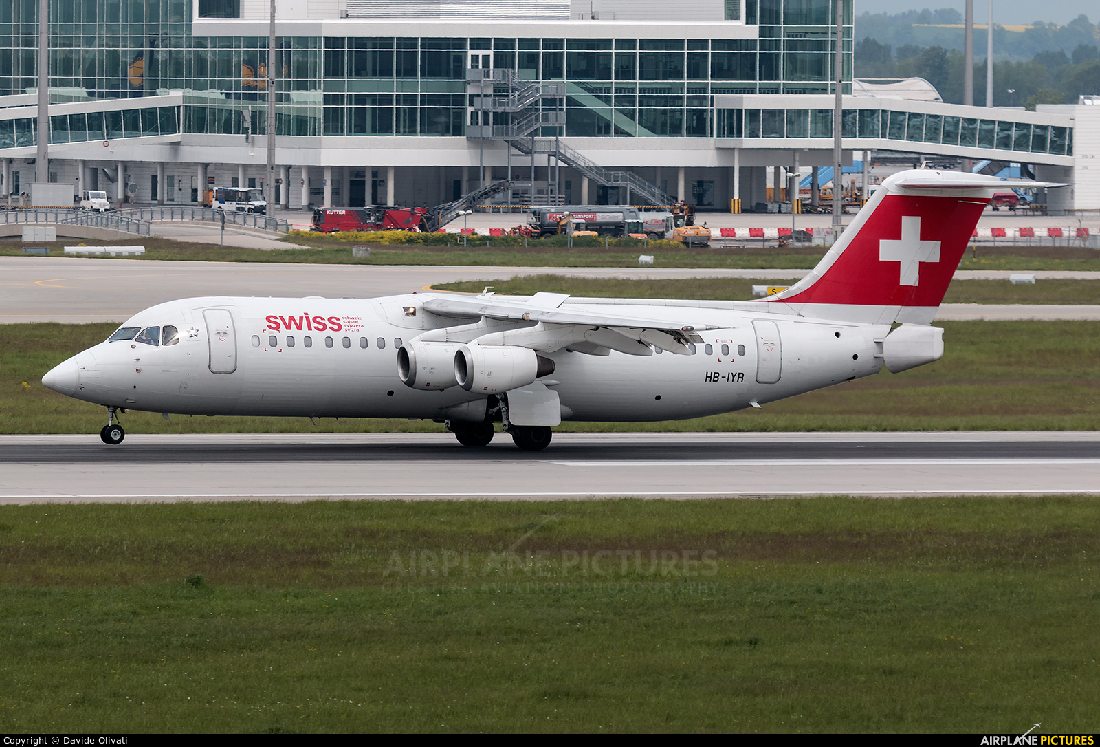 Swiss HB-IYR aircraft at Munich