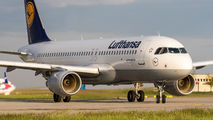 D-AIUZ - Lufthansa Airbus A320 aircraft