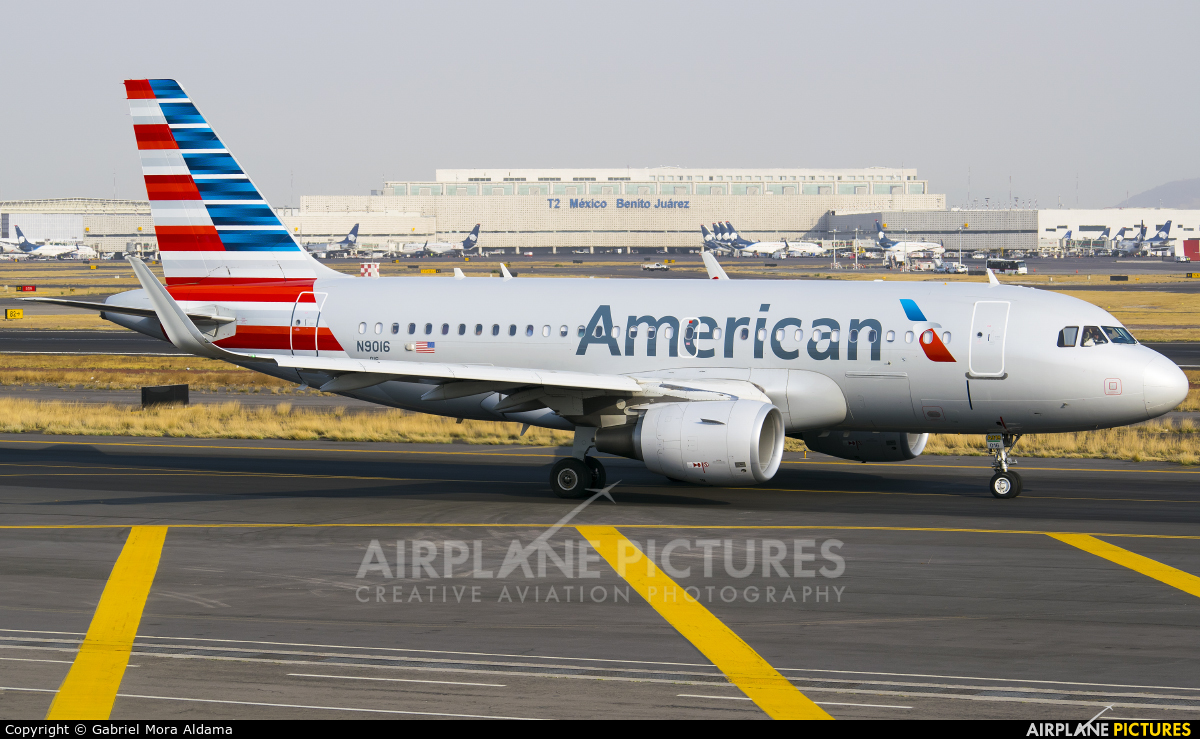 American Airlines N9016 aircraft at Mexico City - Licenciado Benito Juarez Intl
