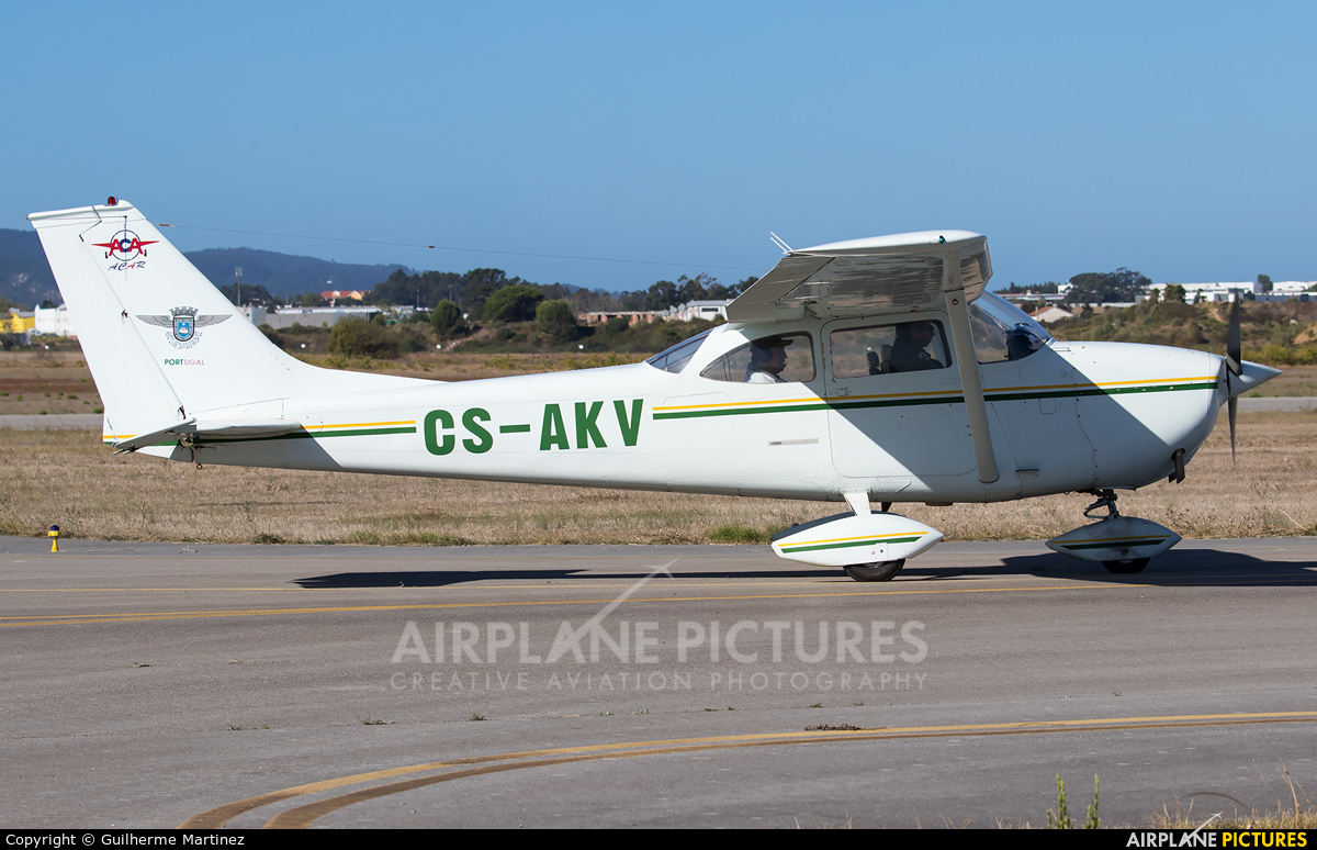 Private CS-AKV aircraft at Sintra