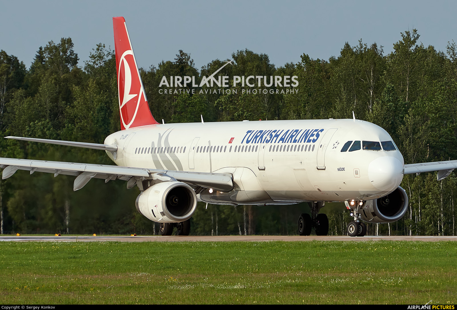 Turkish Airlines TC-JSF aircraft at Minsk Intl
