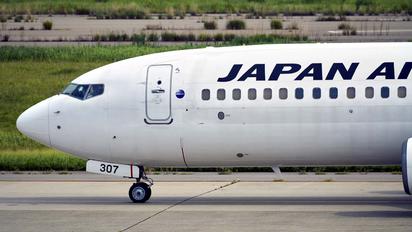 JA307J - JAL - Japan Airlines Boeing 737-800