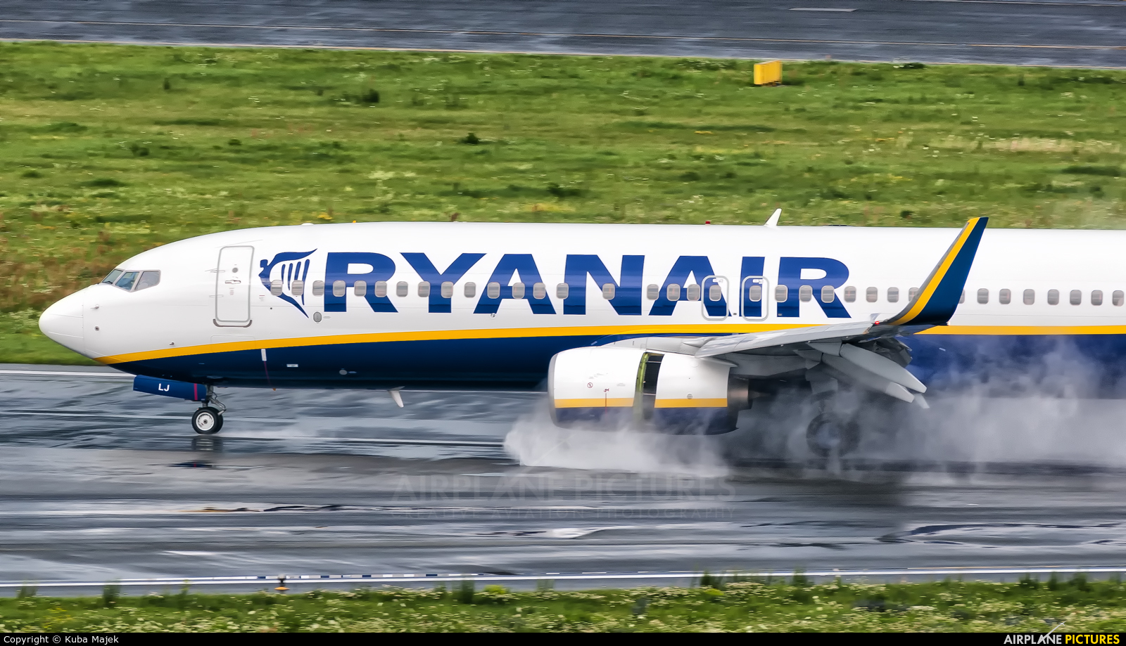 Ryanair EI-DLJ aircraft at Warsaw - Frederic Chopin