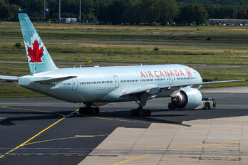 C-FNND - Air Canada Boeing 777-200LR
