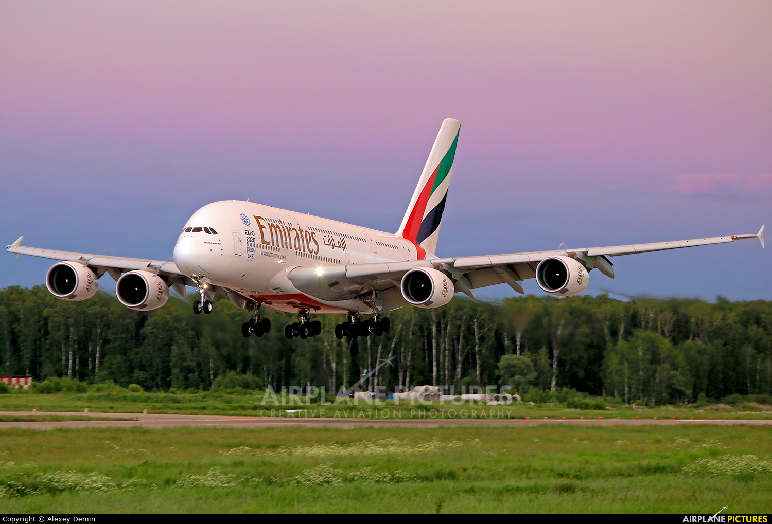 A6-EOO - Emirates Airlines Airbus A380 at Moscow - Domodedovo | Photo ID  964993 
