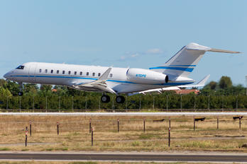 N70PS - Private Bombardier BD-700 Global Express