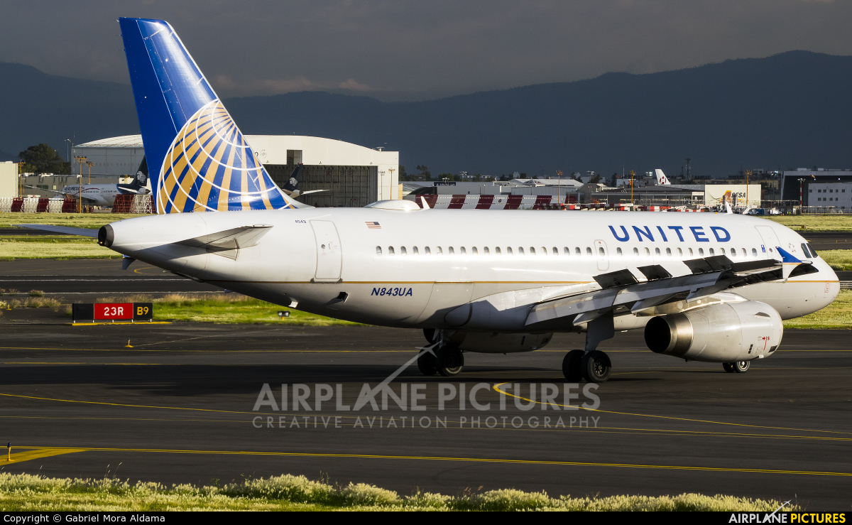 United Airlines N843UA aircraft at Mexico City - Licenciado Benito Juarez Intl