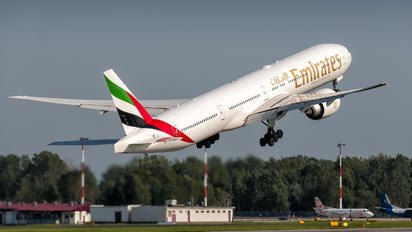 A6-ECW - Emirates Airlines Boeing 777-300ER