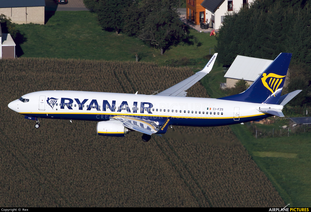 Ryanair EI-FZS aircraft at Frankfurt - Hahn