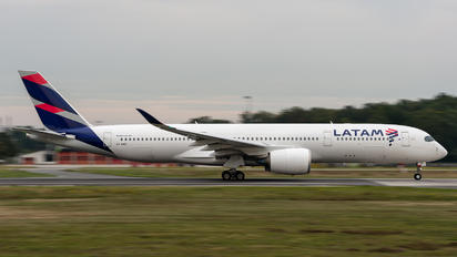 A7-AMD - LATAM Airbus A350-900