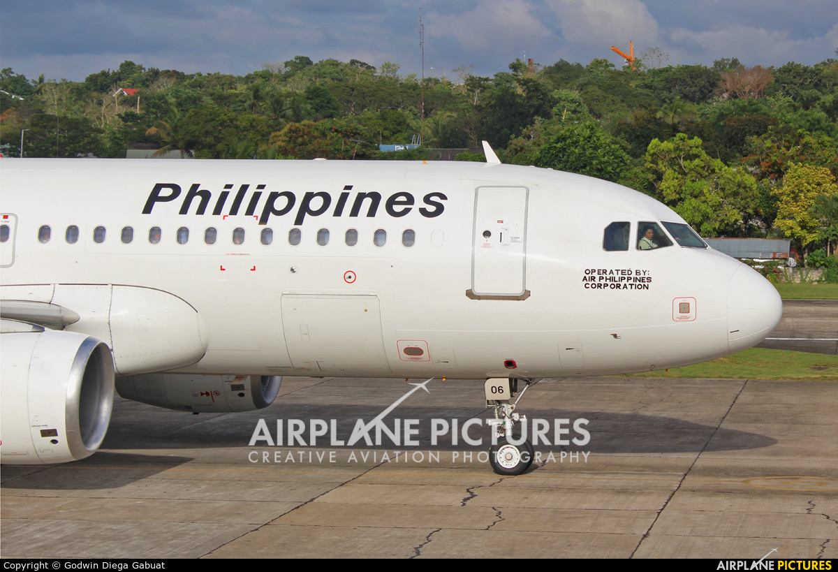 Philippines Airlines RP-C8606 aircraft at Tagbilaran Airport