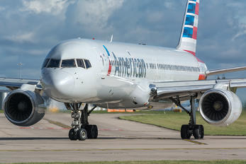 N194AA - American Airlines Boeing 757-200